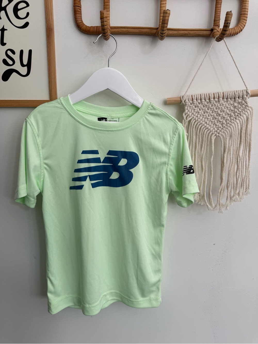 New Balance - boys size 7 - athletic tee